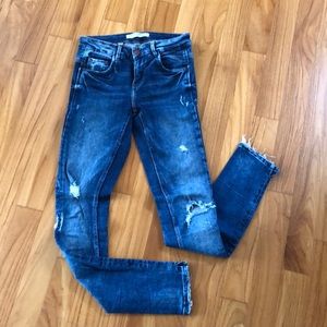 Zara trafaluc distressed jeans